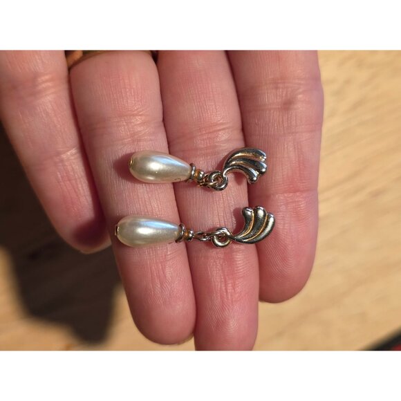 Vintage Faux Pearl Drop Earrings With Gold-Tone Metal & Wave Design - Picture 3 of 4